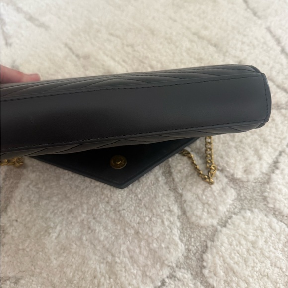 Black Chevron Quilted Leather wallet on chain - Picture 6 of 7